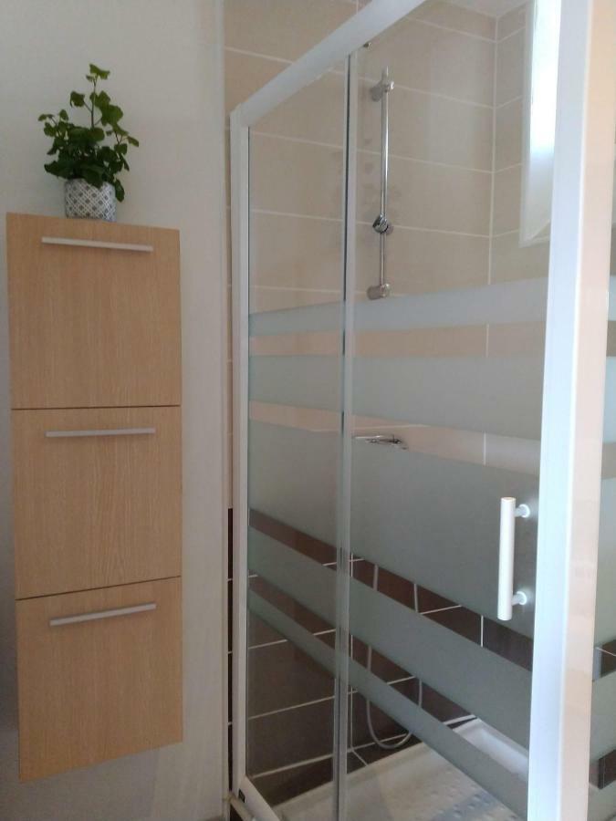 Апартаменты Chez Christine Et Fabrice Фон-Ромё Экстерьер фото