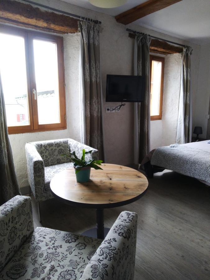 Апартаменты Chez Christine Et Fabrice Фон-Ромё Экстерьер фото